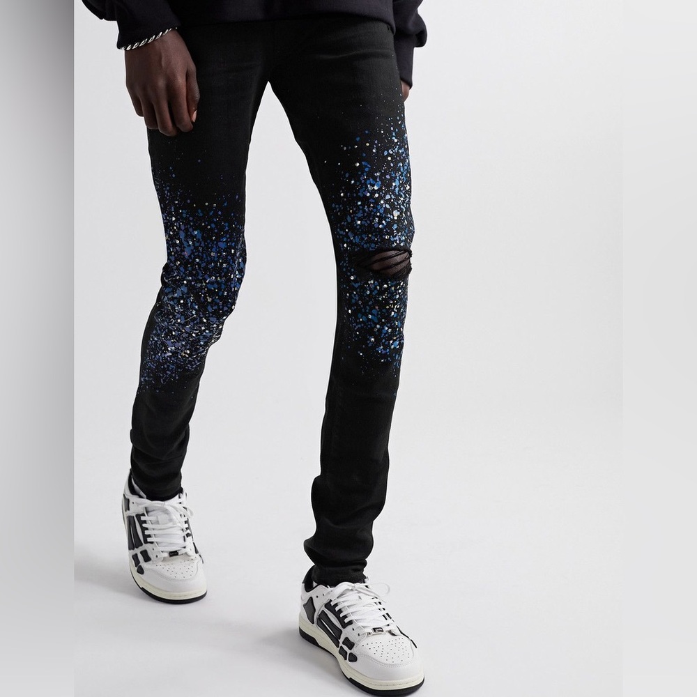 Amiri Crystal Paint Splash Jeans in Black!
Size 33!!!